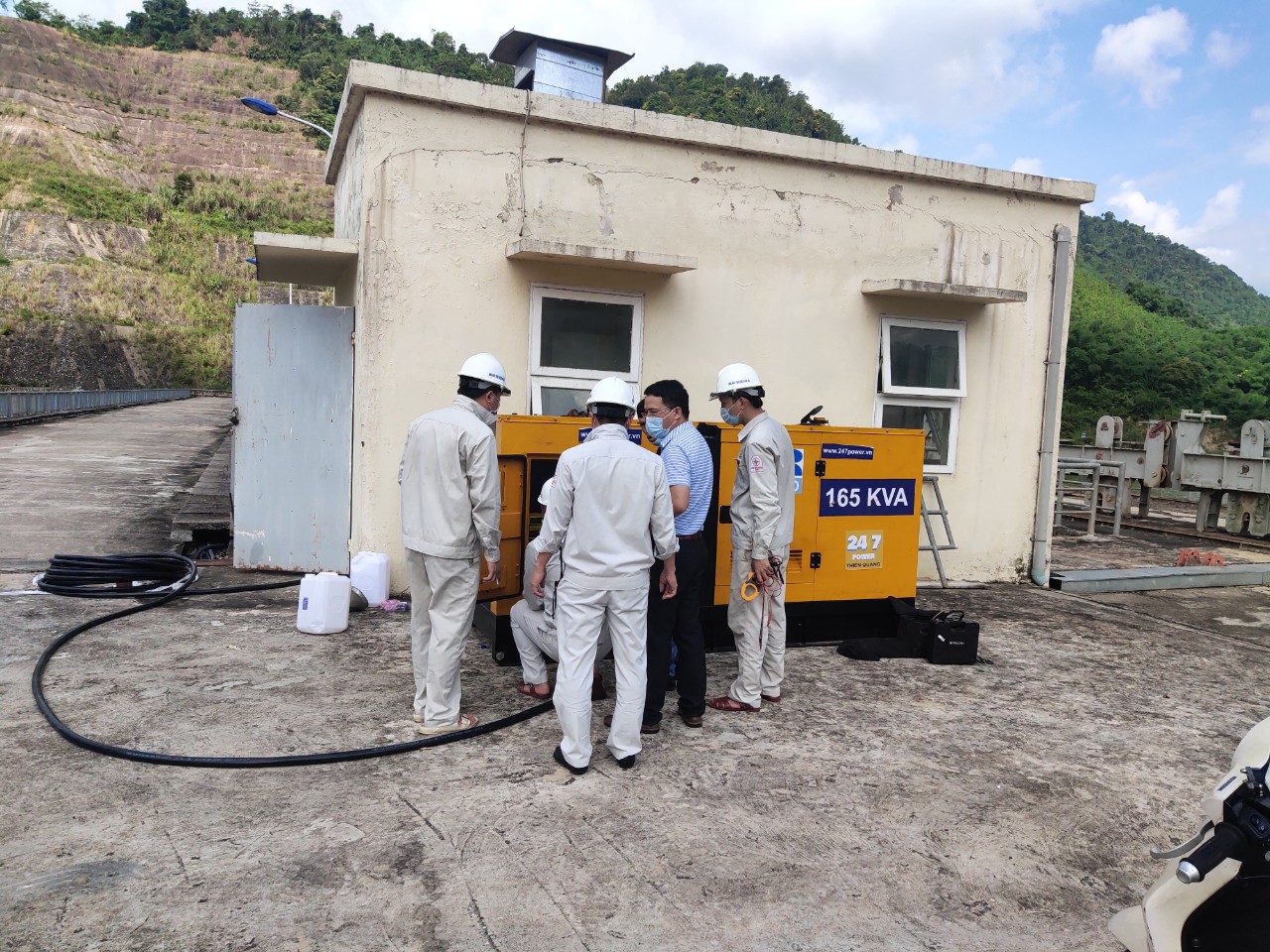 Lắp đặt máy phát điện 165kva